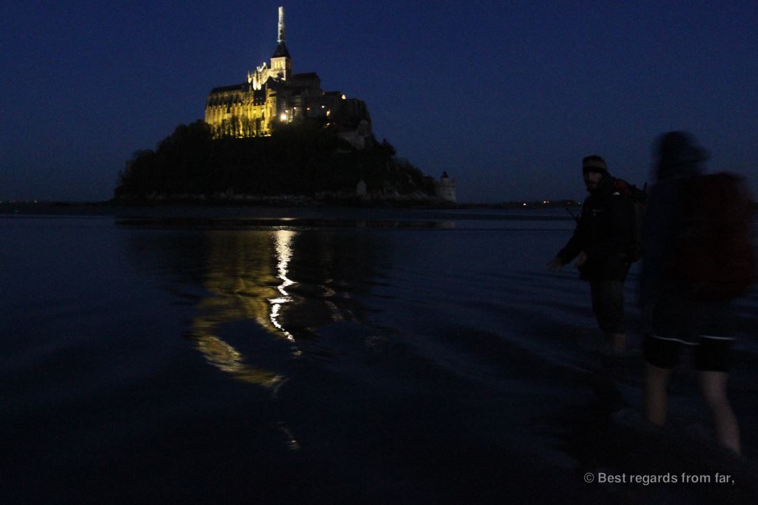 Crossing the bay of the Mont Saint Michel by night