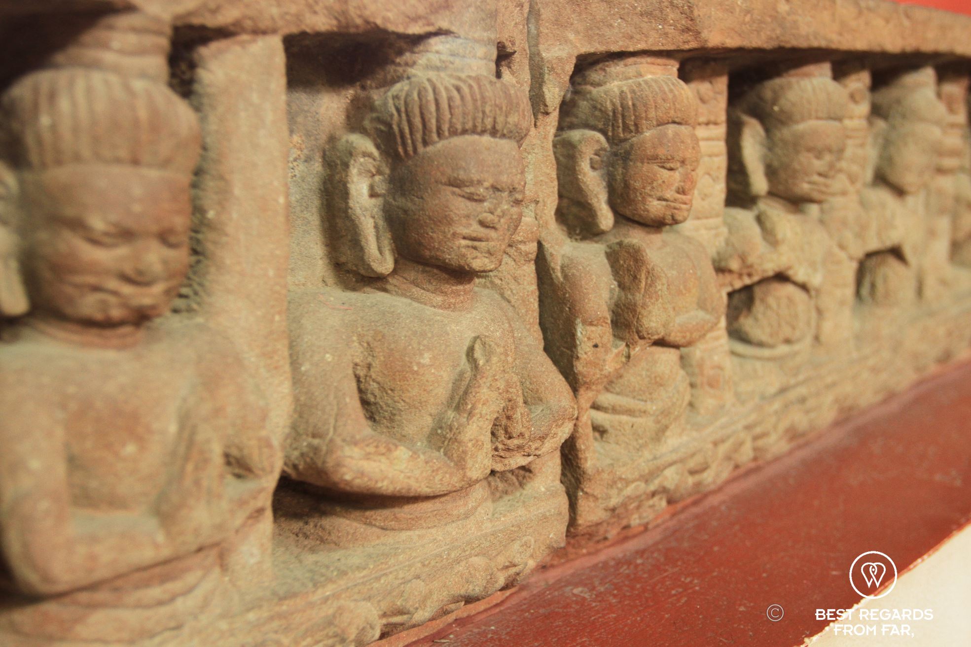 Friese depicting kneeling figures Koh Ker style (10th century).