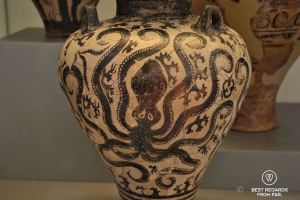 Octopus amphora , Archaeological Museum, Athens, Greece