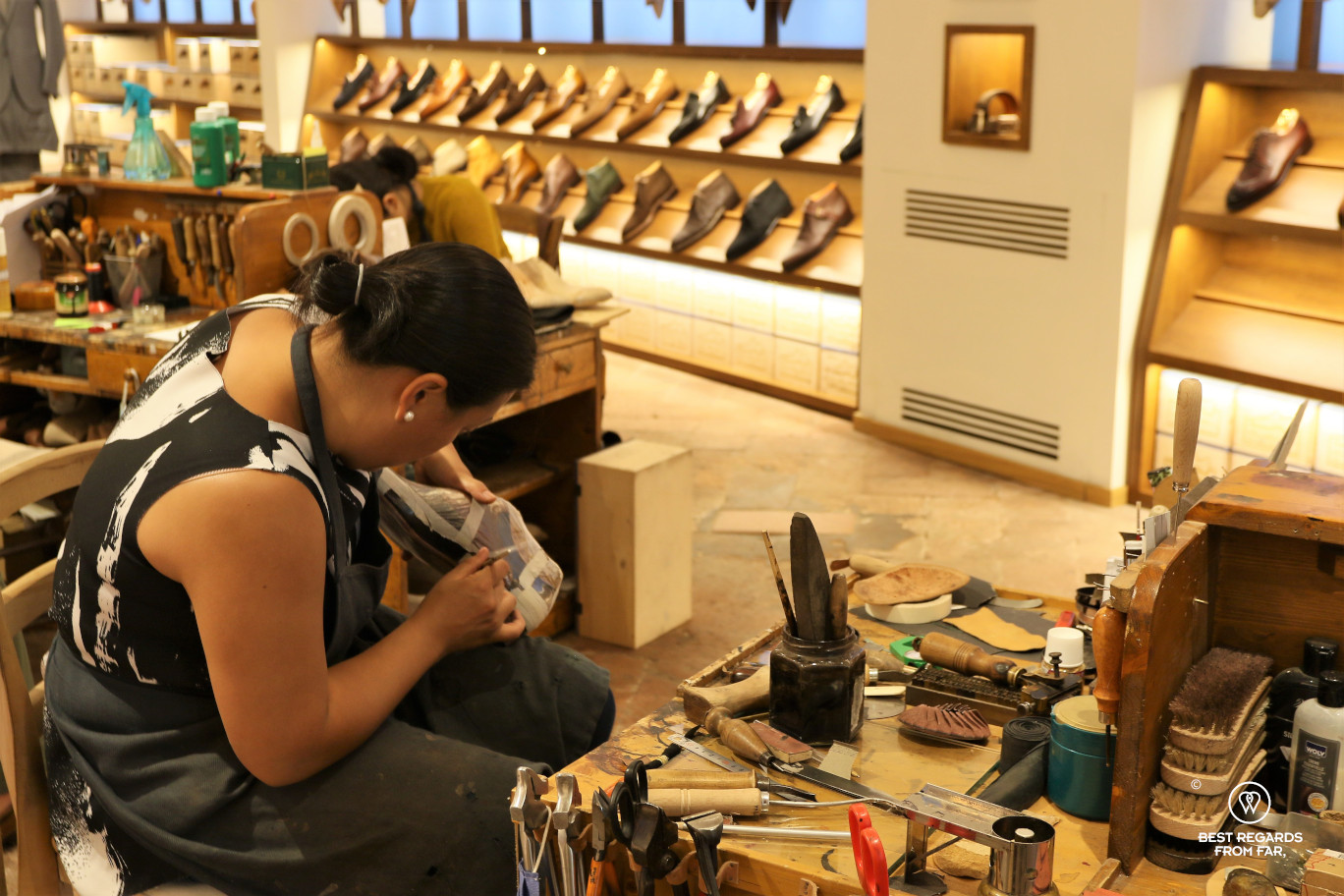 The crafts of Florence: making a leather shoe.