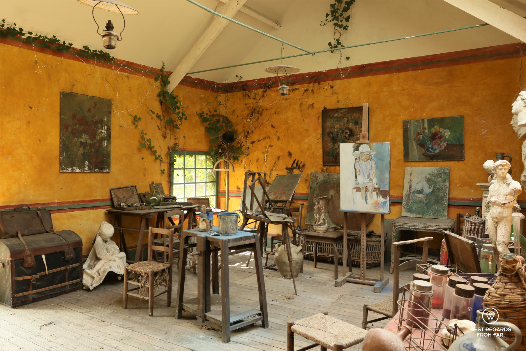 The sutio of painters in Ancien hôtel Baudy, Giverny, France