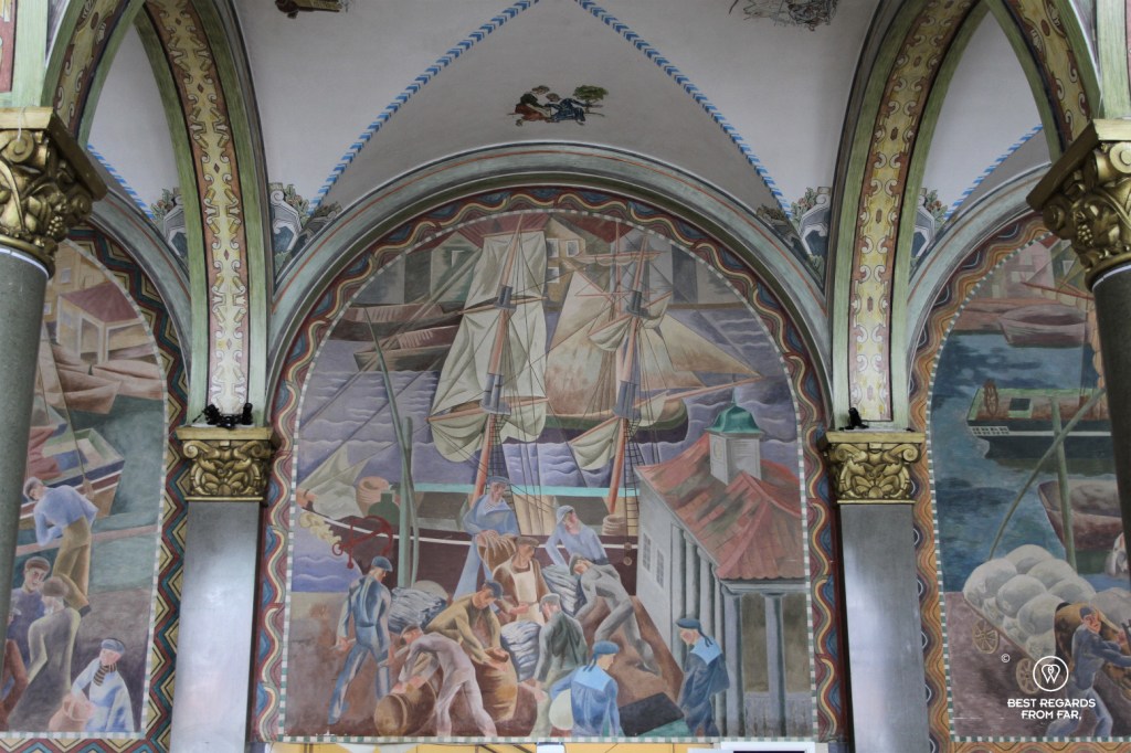 Hotel Bergen Bors: frescoes of BARE restaurant room, Bergen