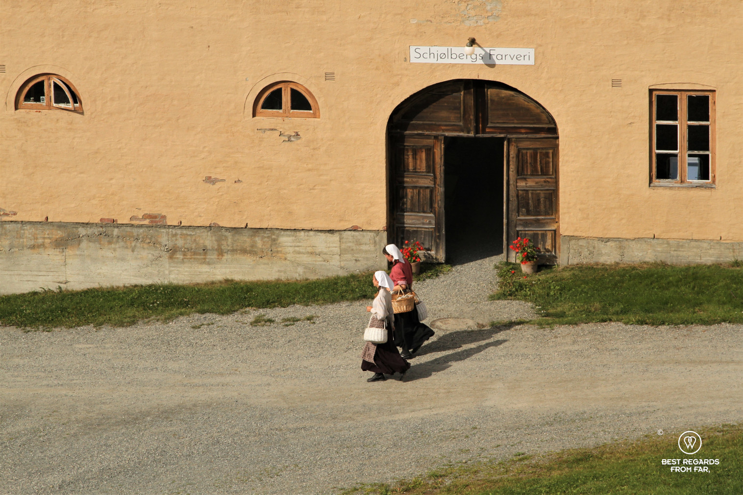 Guides in costumes at the Trondheim Folk Museum