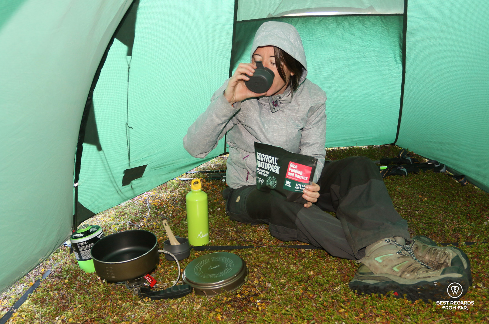 Warm breakfast in the tent, Cape Nordkinn