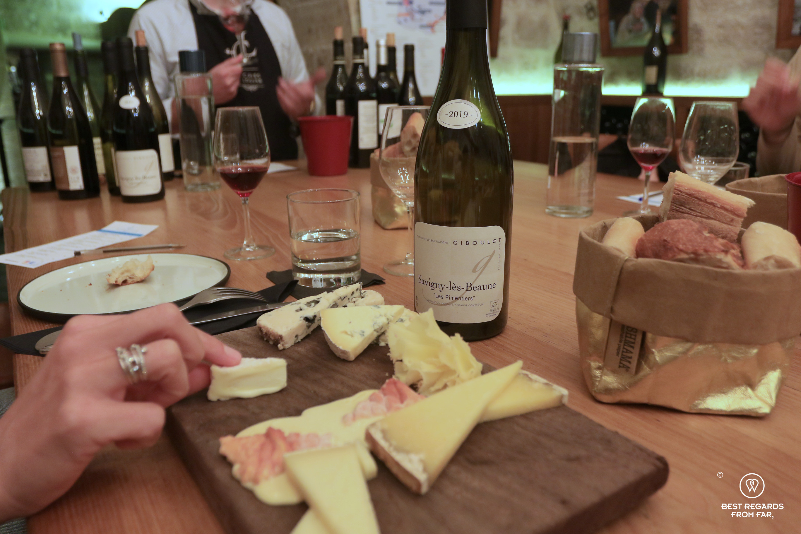 Wine and cheese pairing workshop at Les Caves du Louvre