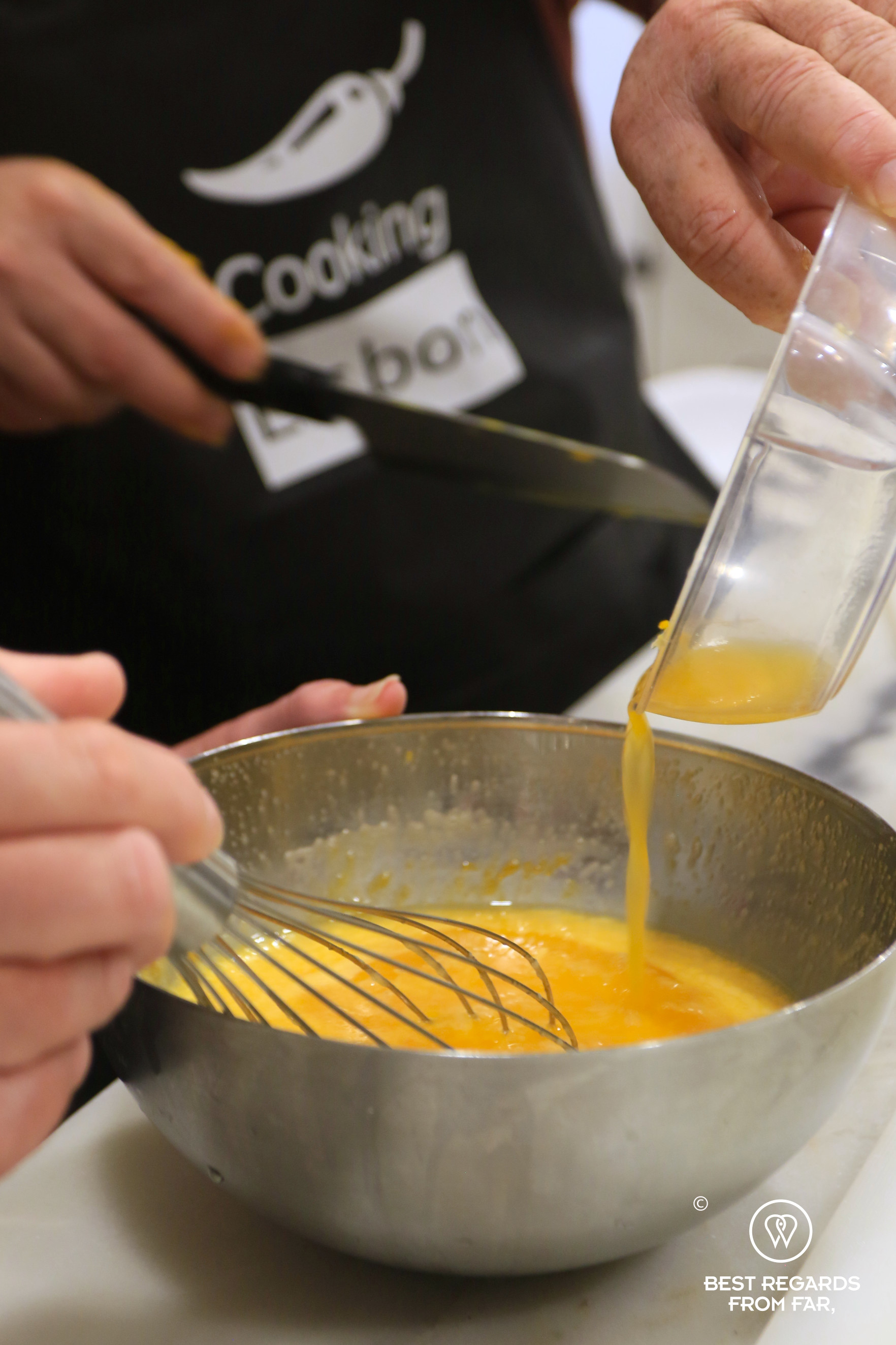 Preparing the orange-roll cake in Lisbon