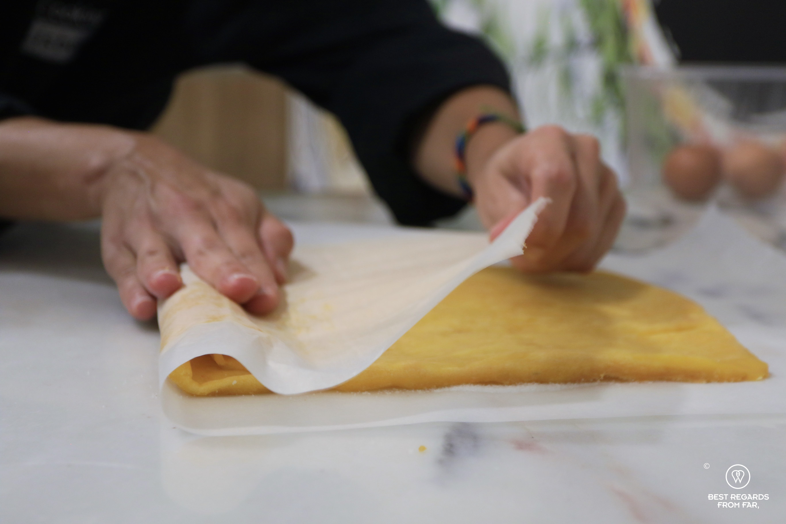 Rolling the orange-roll cake, Cooking class Lisbon