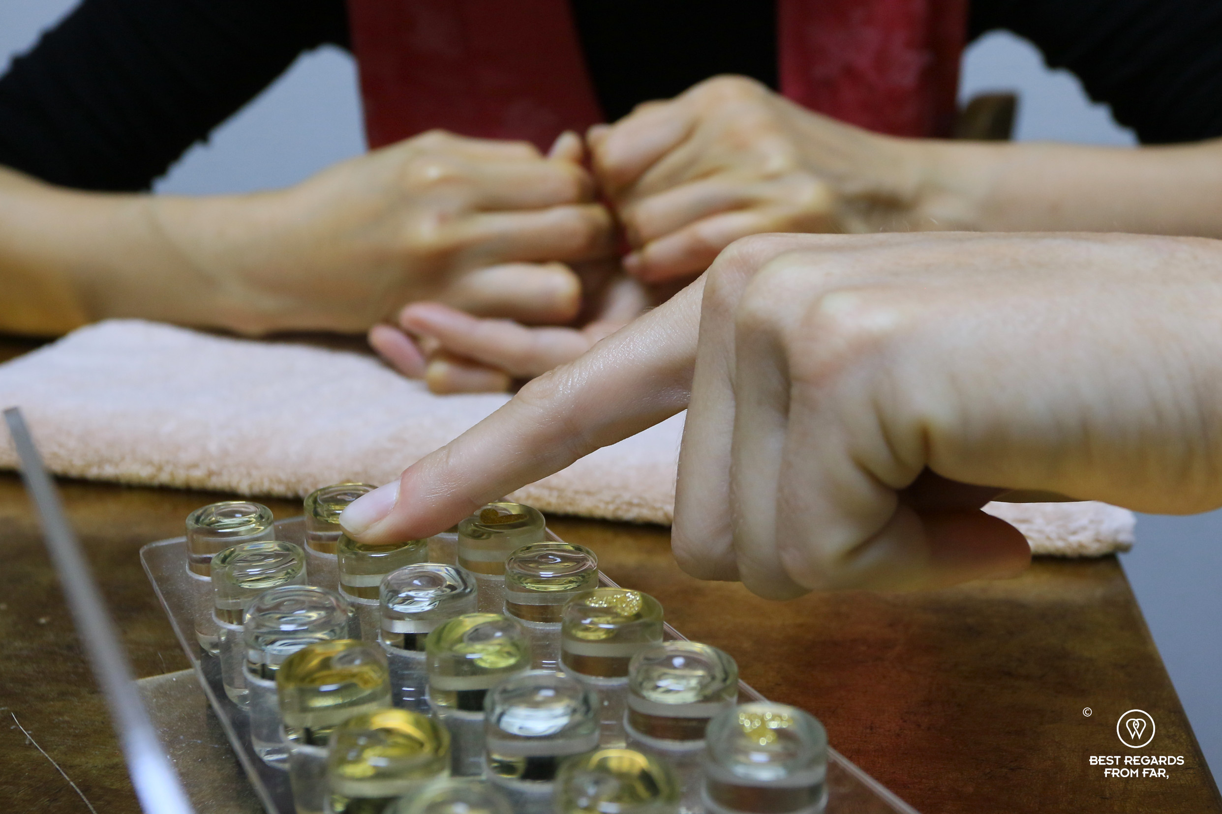 Master Zio Choi assessing body type at Yeo Yong Guk Korean Spa in Seoul.