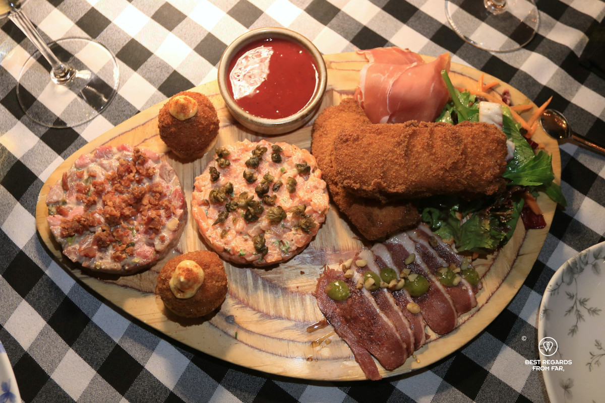 Sharing board at La bûchette restaurant in Old Quebec.