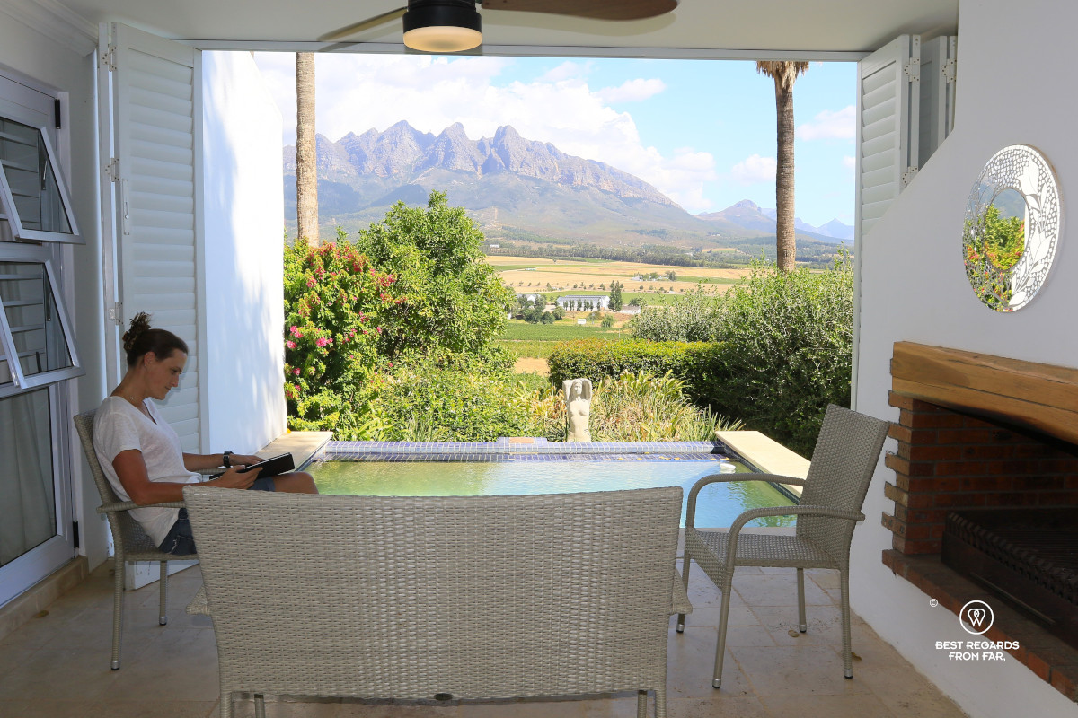 A suite with private pool and view on the mountains at the coach house of Val du Charron in Wellington.