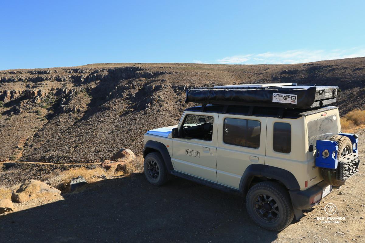 Suzuki Jimny parked at the top of the Gannaga mountain pass.