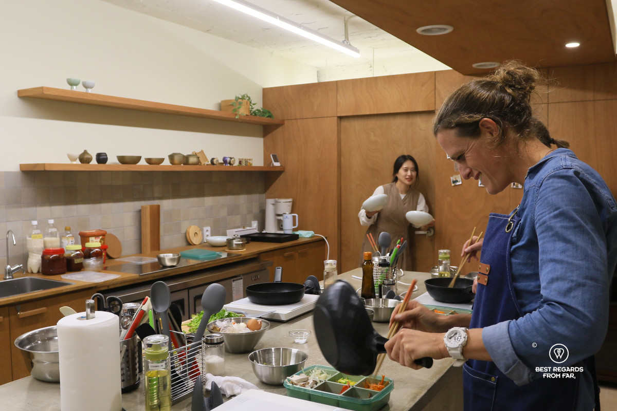 Guest in the cooking class studio in Busan.