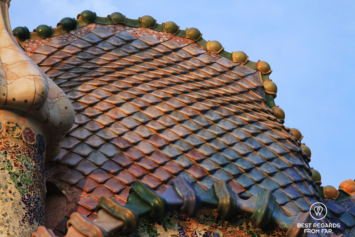The dragon-shaped rooftop tiles of Casa Batllo.